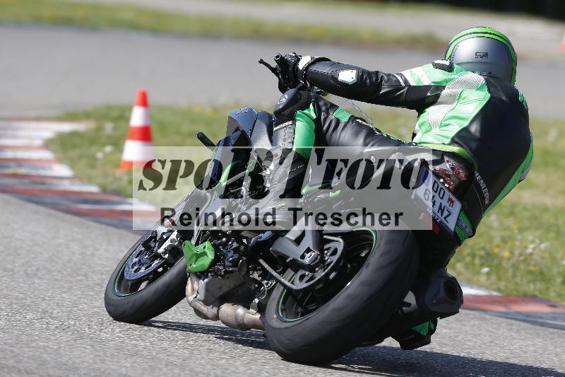 Archiv-2025/09 22.04.2025 Cornu Master School ADR/rot-rouge/15